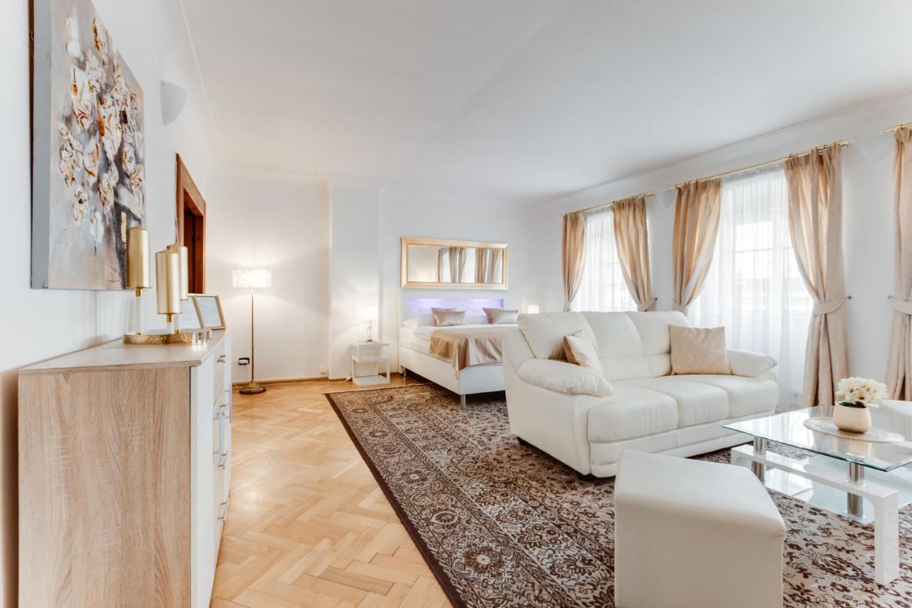 Charles Bridge Royal Apartments - Castle District 프라하 외부 사진