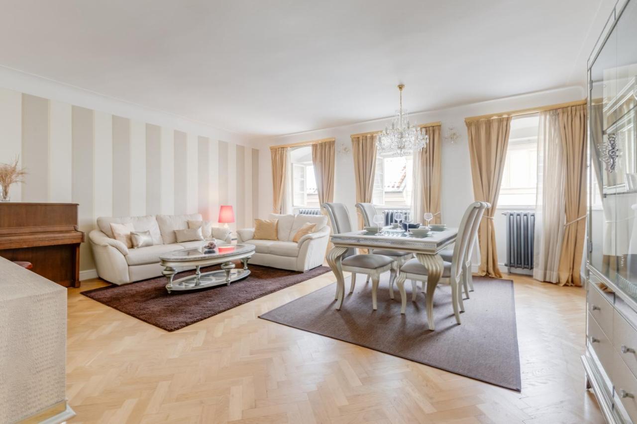 Charles Bridge Royal Apartments - Castle District 프라하 외부 사진