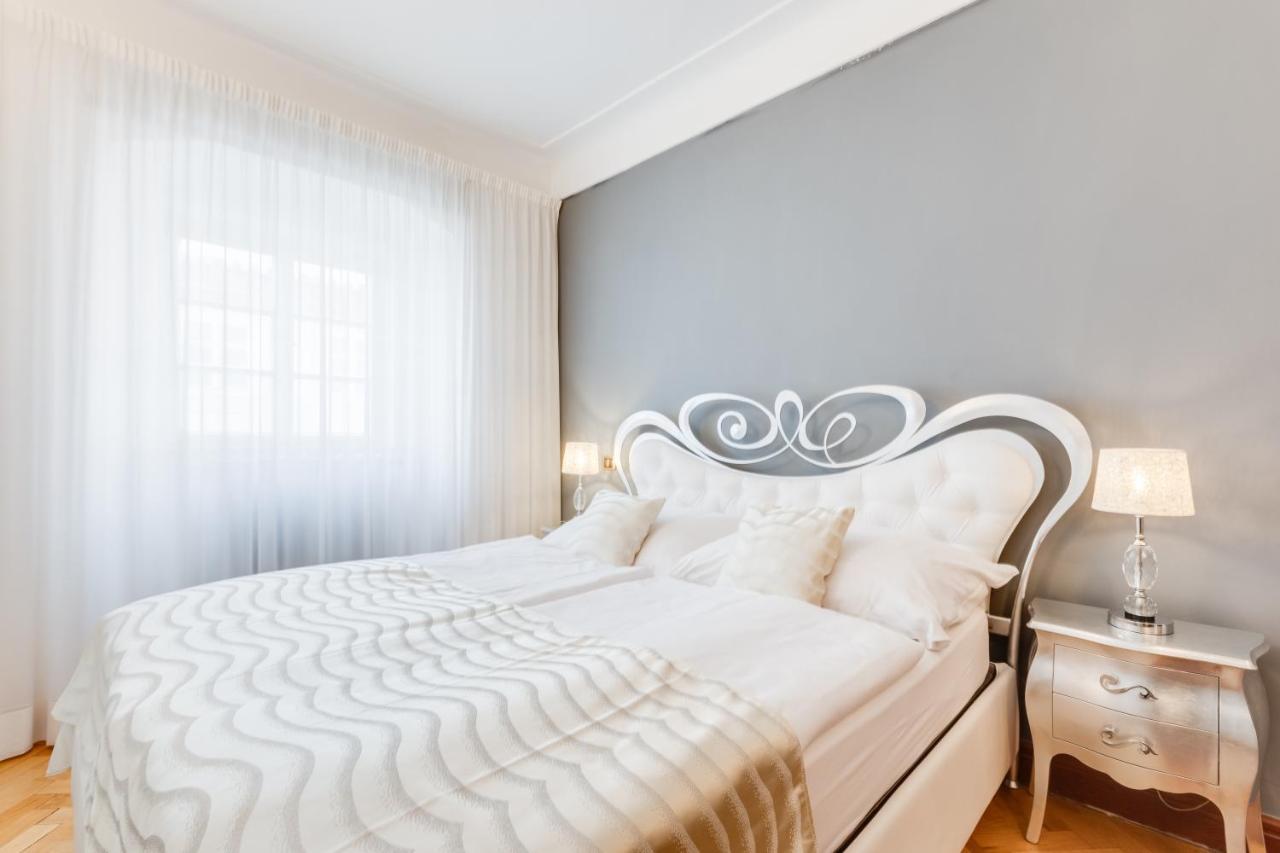 Charles Bridge Royal Apartments - Castle District 프라하 외부 사진