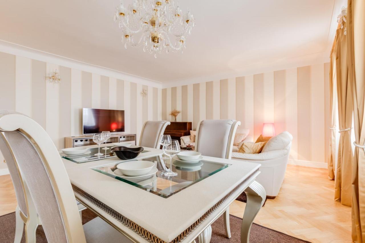 Charles Bridge Royal Apartments - Castle District 프라하 외부 사진