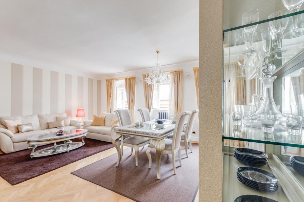 Charles Bridge Royal Apartments - Castle District 프라하 외부 사진