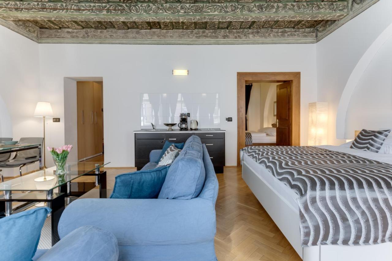 Charles Bridge Royal Apartments - Castle District 프라하 외부 사진